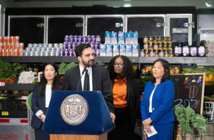 Supermercados públicos con precios "low cost": la idea que Mamdani está impulsando en Nueva York y Barcelona quiere importar