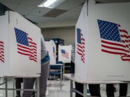 Texas acusa a siete personas de votar ilegalmente en elecciones