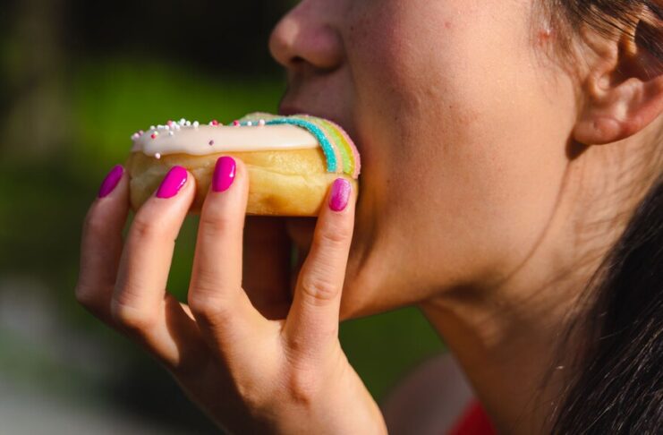 ¿Eres un "masticador" o un "aplastador"? La física de tu boca explica por qué odias ciertos alimentos