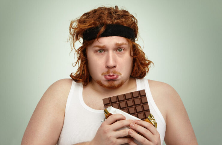 ¿Quieres hacer más repeticiones en el gimnasio? Llévate una barrita de chocolate, pero no te la comas