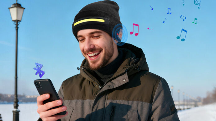 Amazon vende el gorro perfecto para escuchar música en invierno. Tiene Bluetooth y linterna
