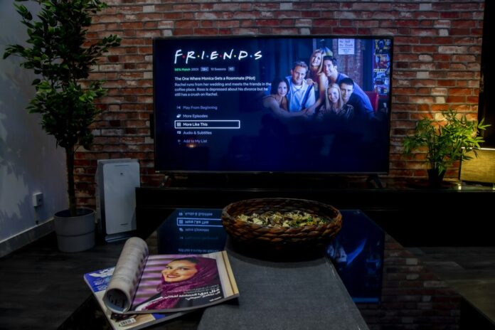 Cómo Netflix y el resto de plataformas de streaming consiguieron lo que parecía imposible: que aceptásemos los anuncios