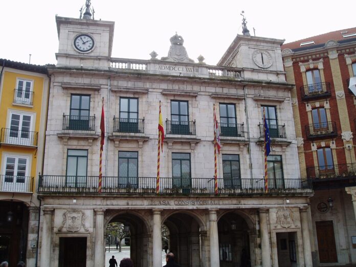 El Ayuntamiento de Burgos no encuentra a uno de sus empleados que cobró sin trabajar, así que ha usado el BOE para avisarle