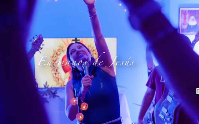 “En manos de Jesús”: Una canción de Nathalí para no olvidar que nunca estás solo
