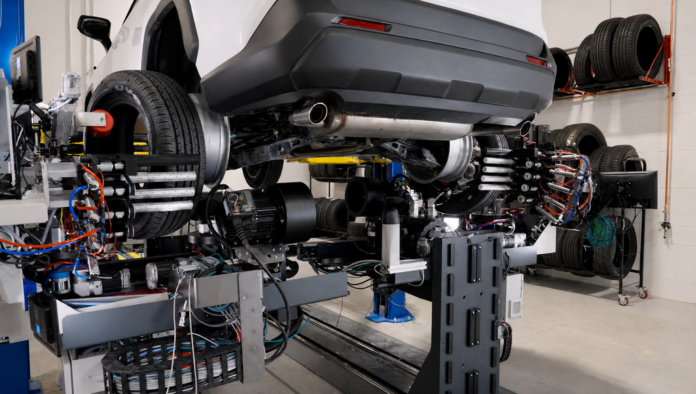 Este robot puede cambiar los cuatro neumáticos sin desmontar las llantas en media hora