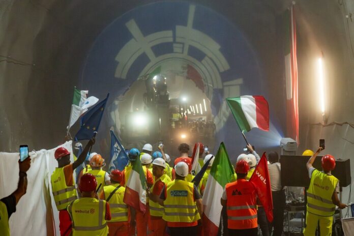Europa quiere volver a convertir el tren en su espina dorsal y está construyendo el túnel ferroviario más largo del mundo