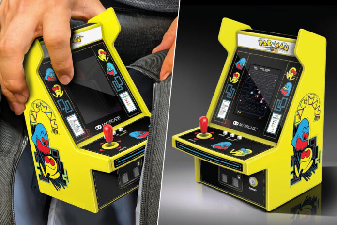 La máquina arcade en miniatura de Pac-Man cae (mucho) de precio: ideal para exponerla en casa o jugar donde quieras
