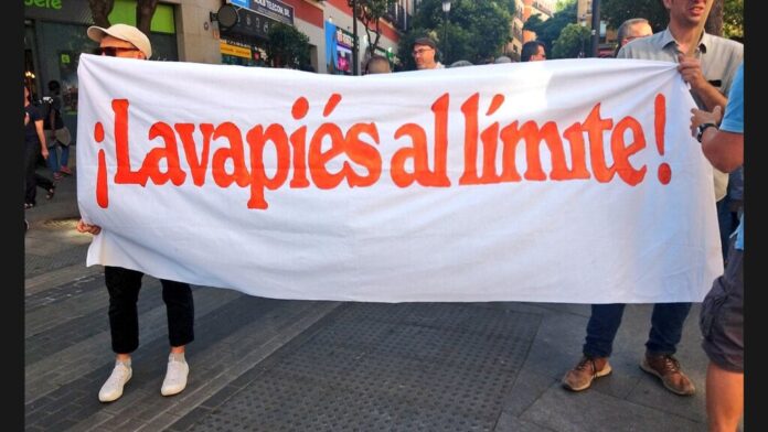 Lavapiés se ha quedado sin Tapapiés, pero no sin tapas: los vecinos montan el suyo para hablar de gentrificación