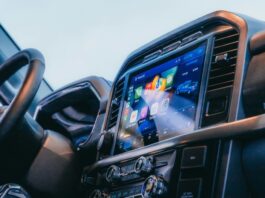 Los coches modernos saben dónde conduces, cómo frenas y cómo aceleras: el problema es quién más lo sabe