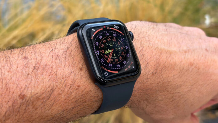 Mañana ya no estará tan barato: este Apple Watch ha vuelto de oferta por la puerta grande