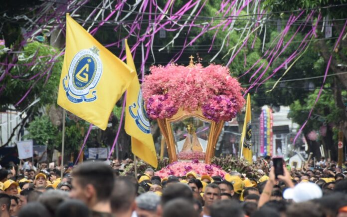 Más de dos millones de personas participan de la procesión del Círio de Nazaré en Brasil